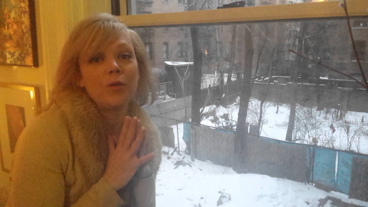 Emily Bergl singing in Palm Springs February 21