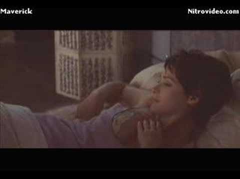 oops Winona Ryder (autumn in new york) accidental nudity(1)