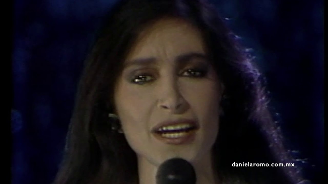 Daniela Romo | Yo no te pido la luna #Videoclip