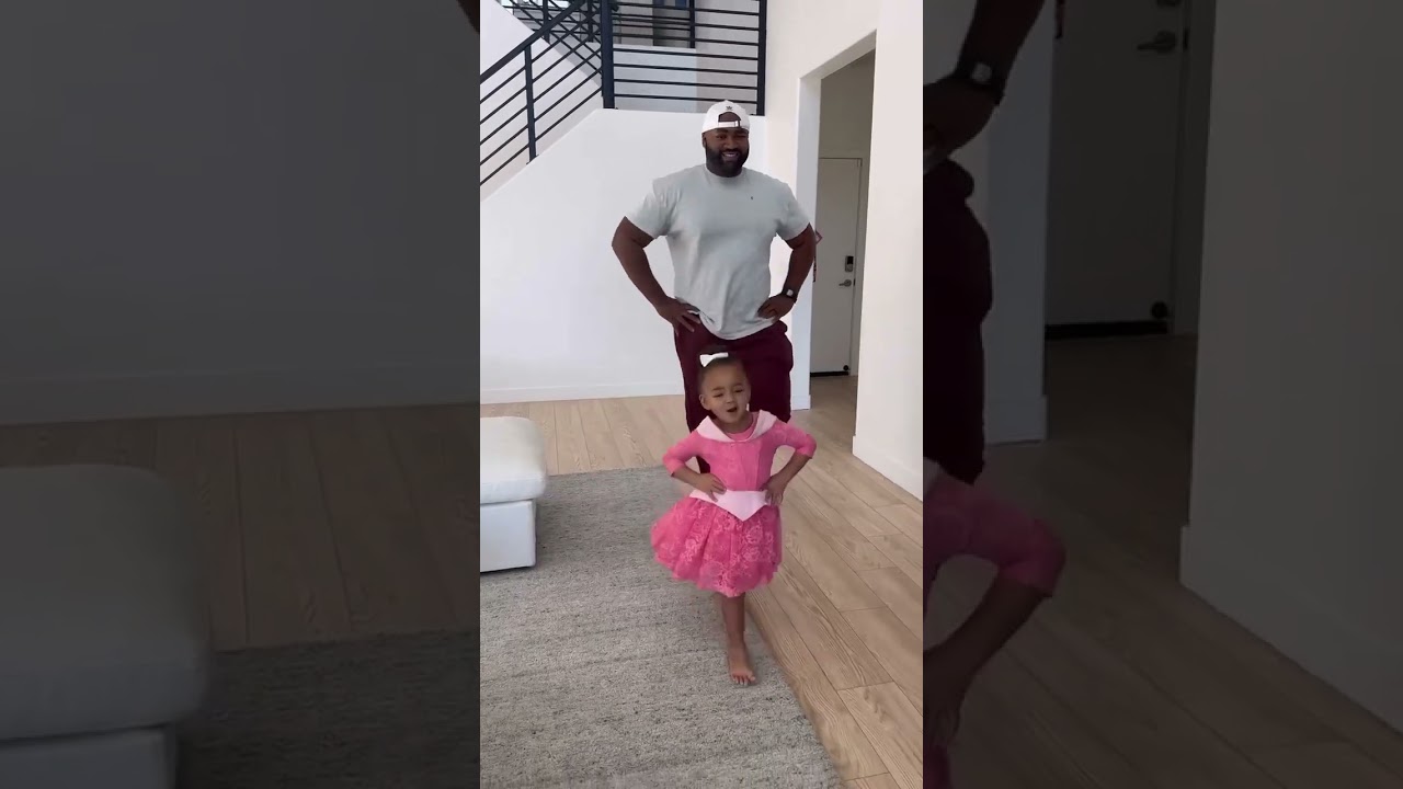 All the pretty girls walk like this💁🏽‍♀️💕 #girldad #daddaughter #dadlife #daddaughterlove
