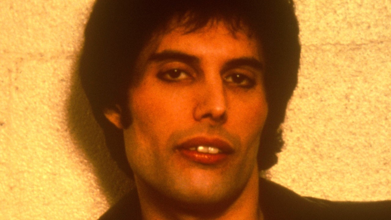 Devastating Details About The Day Freddie Mercury Died